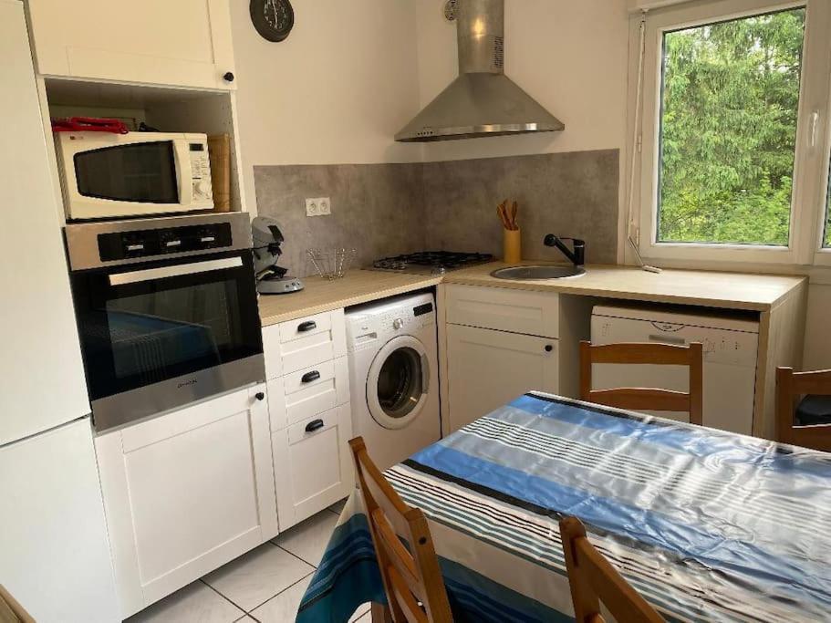 Petite Maison En Auvergne Giat Exterior photo